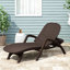 Chaise longue en brun foncé - Matériau en polypropylène, texture 3D - Look, intempéries - pour patio et cour arrière, détails fabriqués à la main, construction en résine à assembler requise, patio, nécessaire