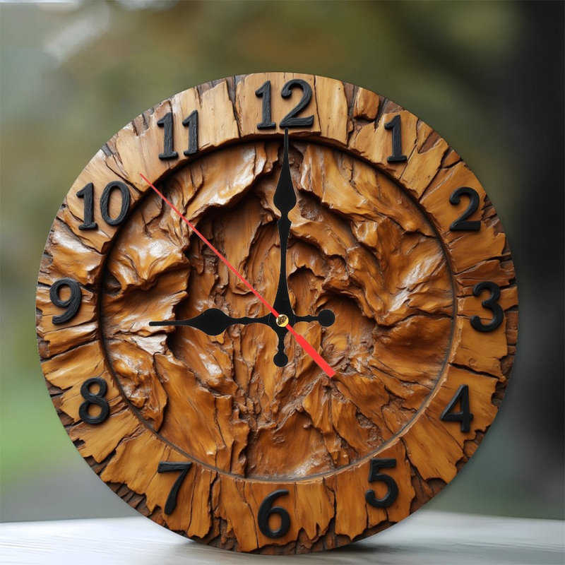 Horloge murale en bois sculpté à la main