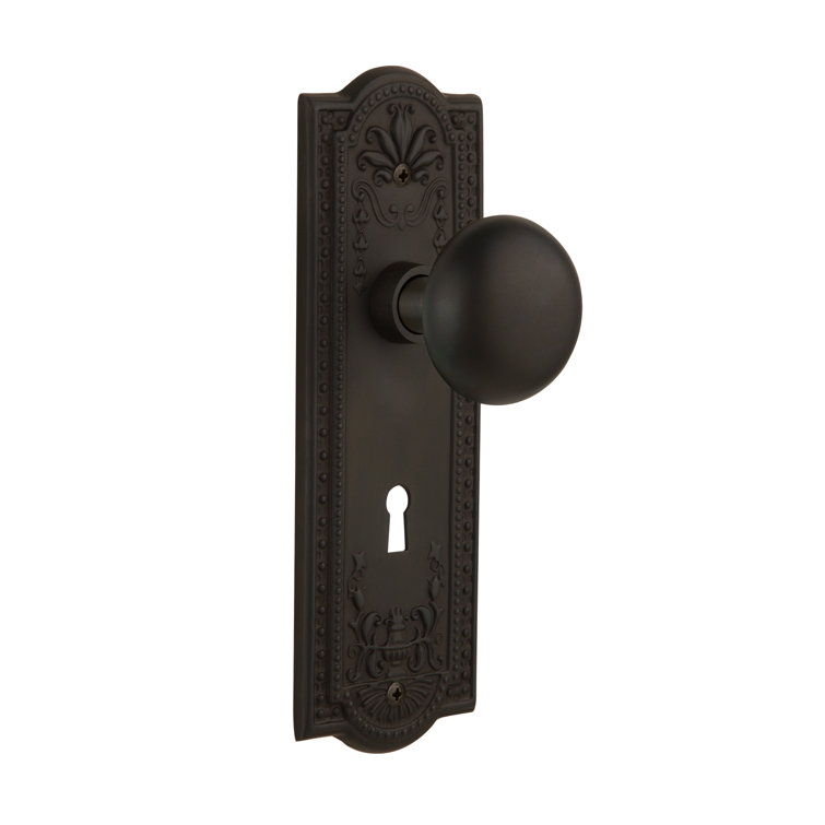 Meadows Plate with Decorative Keyhole and New York Door Knob