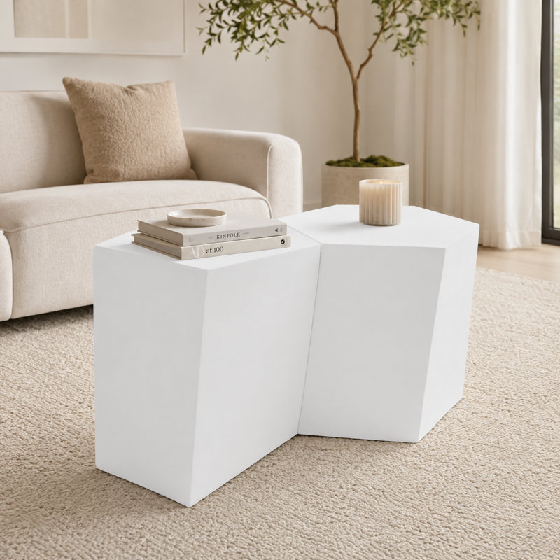 Ensemble de tables basses de style moderne en MGO (oxyde de magnésium); présente un design minimaliste convenant aux salons et autres espaces domestiques.