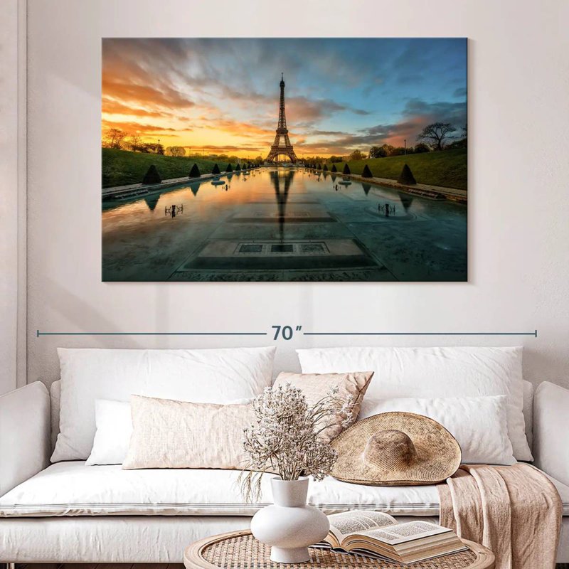 Lilie, reflet de la tour Eiffel, H 34 po x l 51 po
