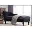 Luxueuse chaise longue en velours avec capitonnage à boutons et garniture cloutée, parfaite pour les sièges élégants et confortables