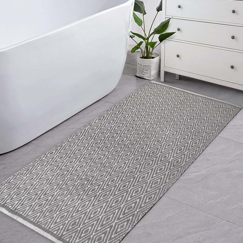 Tapis gris-beige en coton tissé à plat à la main à motif géométrique Siggers, Rectangulaire de 5 pi x 7 pi, Gris / Blanc