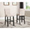 2 tabourets de bar brun clair. Cadre en bois franc, garniture cloutée. Revêtement en lin et en coton. Foncé. H 44 po, siège 30 po. 16 po x 23 po x 2 de 2 feuillus, dossier rembourré. Finition. Hauteur de 30 po.