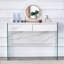 Commode blanche minimaliste en bois aggloméré, bureau, bureau d'ordinateur, avec espace de rangement à double tiroir, maison simple, parfaite pour divers styles d'environnements domestiques.