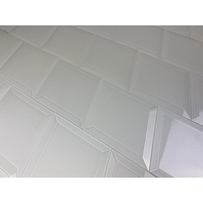 Carrelage mural biseauté en verre de qualité diamantée 6 po x 8 po Frosted Elegance