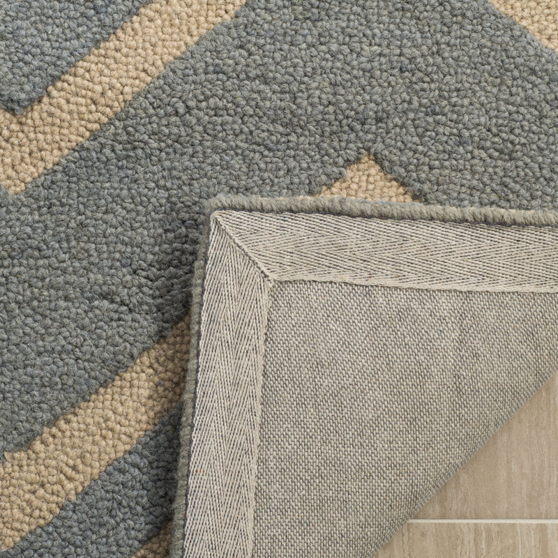 Sanyla Hand Tufted Wool/Cotton/Latex Chevron Rug in Gray/Beige, Runner 2'6" x 10'
