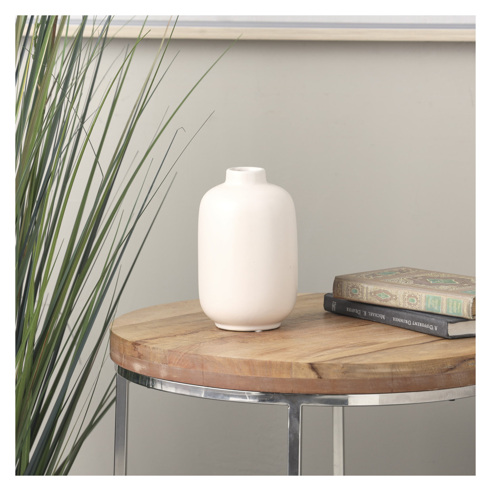 Ceramic Minimalistic Decorative Vase, White