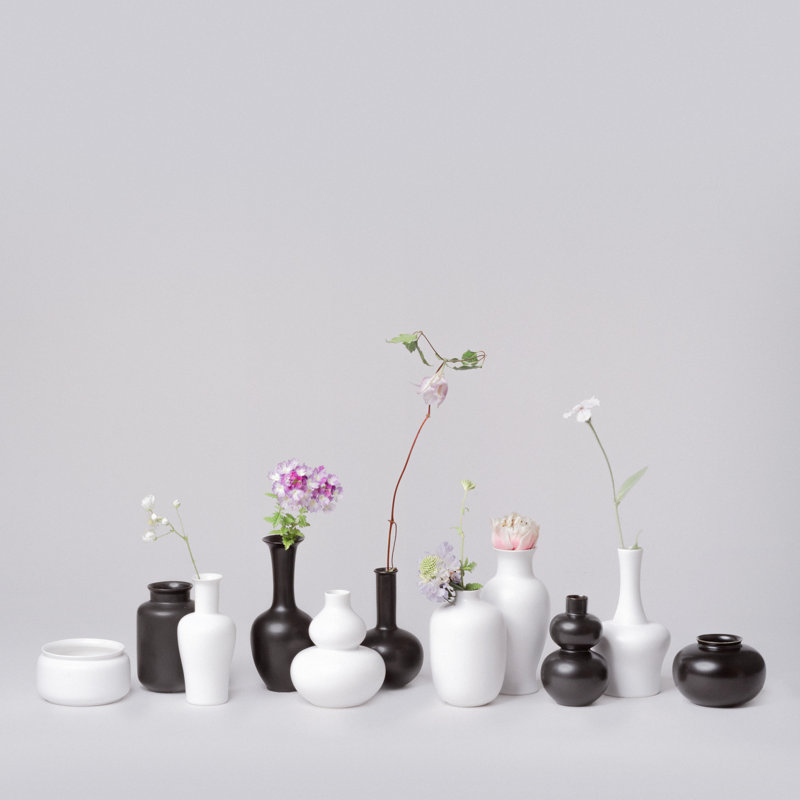 Mini vase prune en porcelaine semi-mate, Blanc