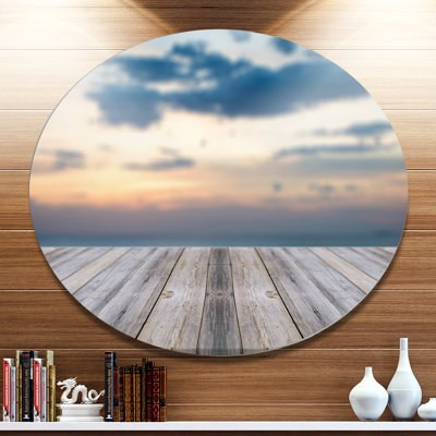 «Wooden Board at Sunset Seashore», reproduction de photo sur métal