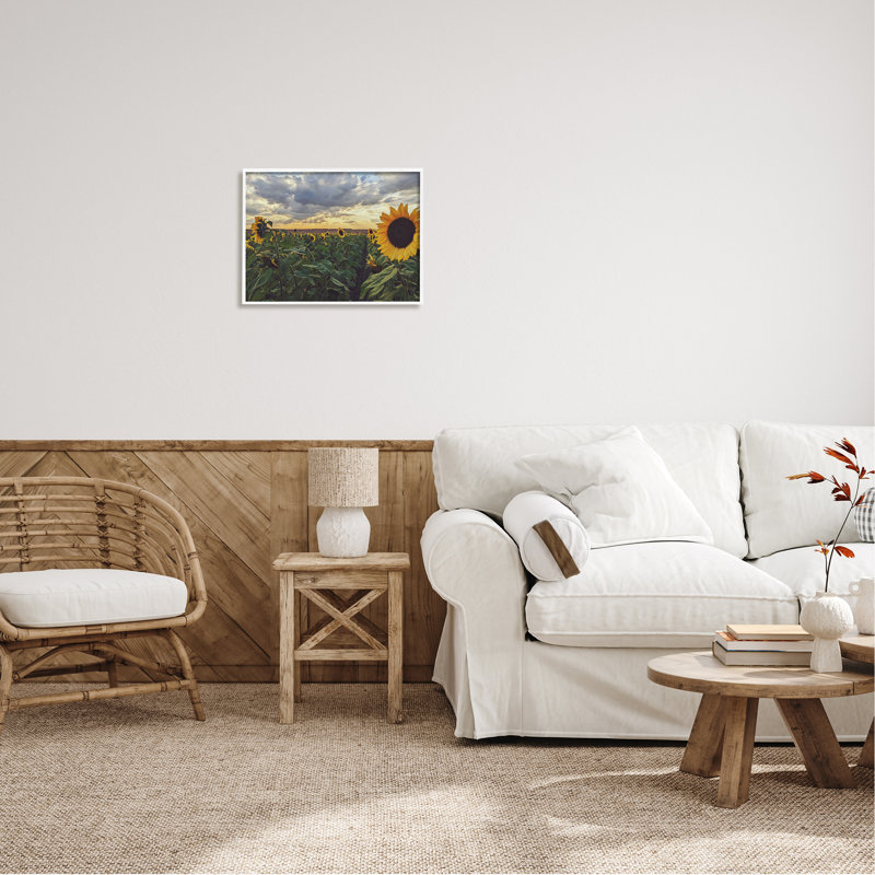 «Sunny Sunflower Patch Field» par Kali Wilson - photographie, L 20 po x H 16 po, Giclée encadrée blanc bord de mer