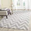 Tapis argenté/ivoire tuffeté à la main Kyleigh-16734592