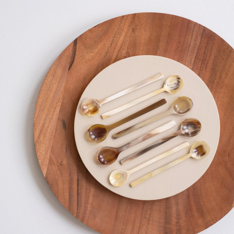 Cuillère à condiments à long manche en corne, Blanc