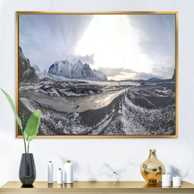 Snowy Mountains in Northern Islande - Photographie sur toile