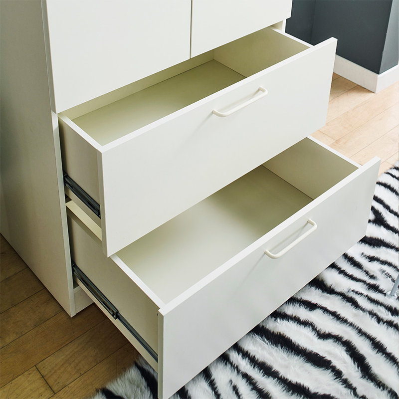 Armoire en bois à deux portes Emma avec deux tiroirs et barres suspendues blanches