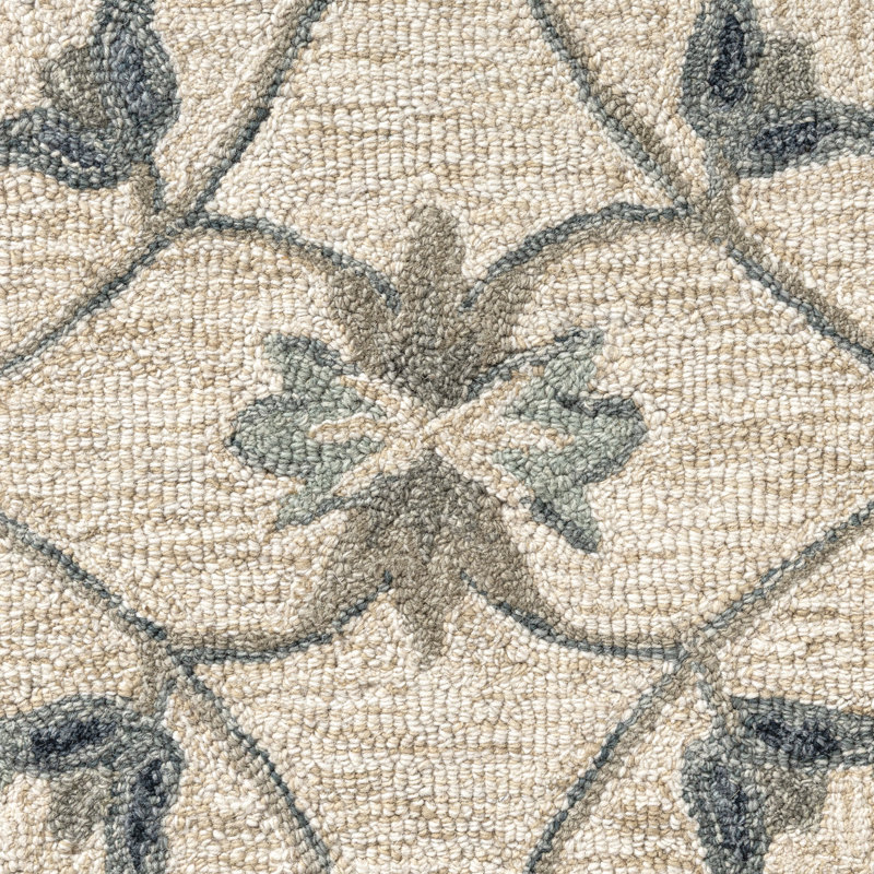 Munz Handmade Traditional Natural Wool Indoor Accent Rug, Rectangle 2' x 3'