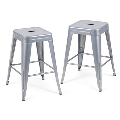 Tabouret de bar de 24 po de hauteur, ensemble de 2 tabourets de bar en métal sans dossier, non empilable, amovible et facile à assembler, conception peu encombrante pour îlot de cuisine / bar / café / salle à manger (argent)