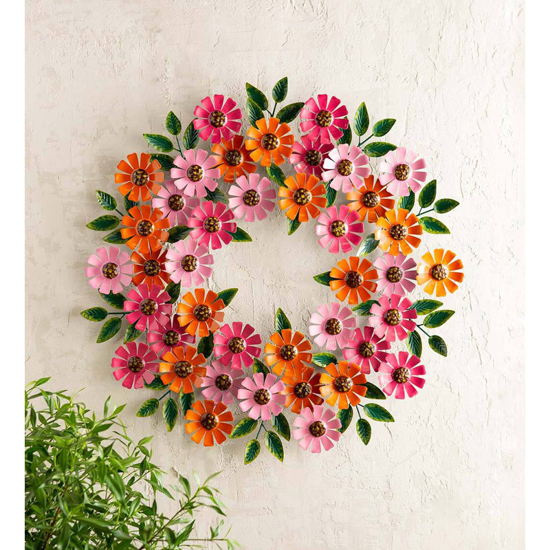 Couronne en métal fabriquée à la main de zinnias roses et oranges
