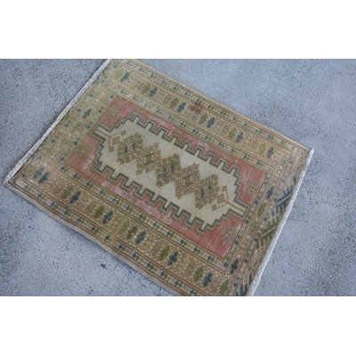 Tapis en laine beige 28 po x 34,6 po