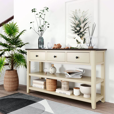 Console rétro avec deux tablettes ouvertes