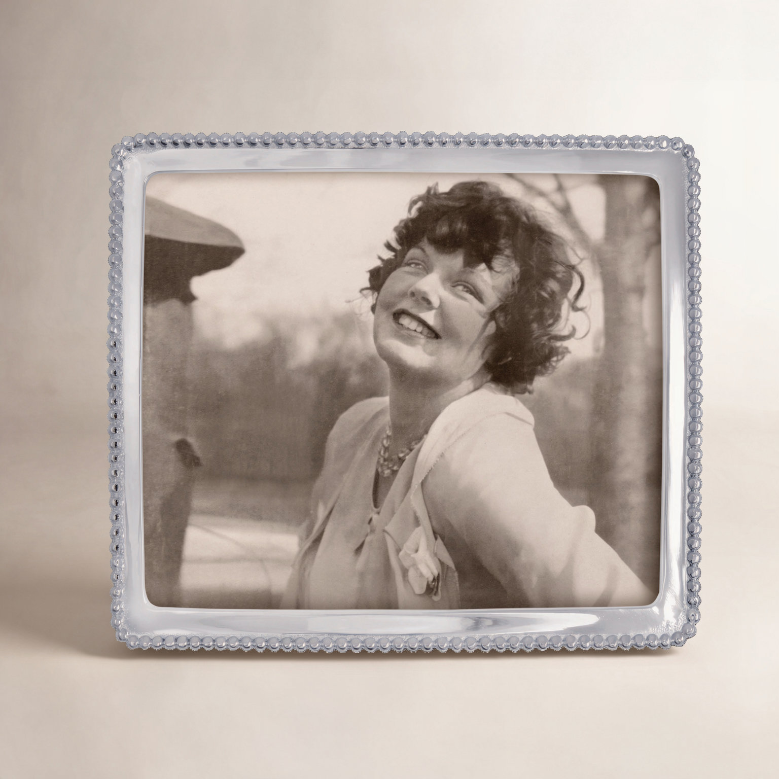 String of Pearls Picture Frame, 8 x 10