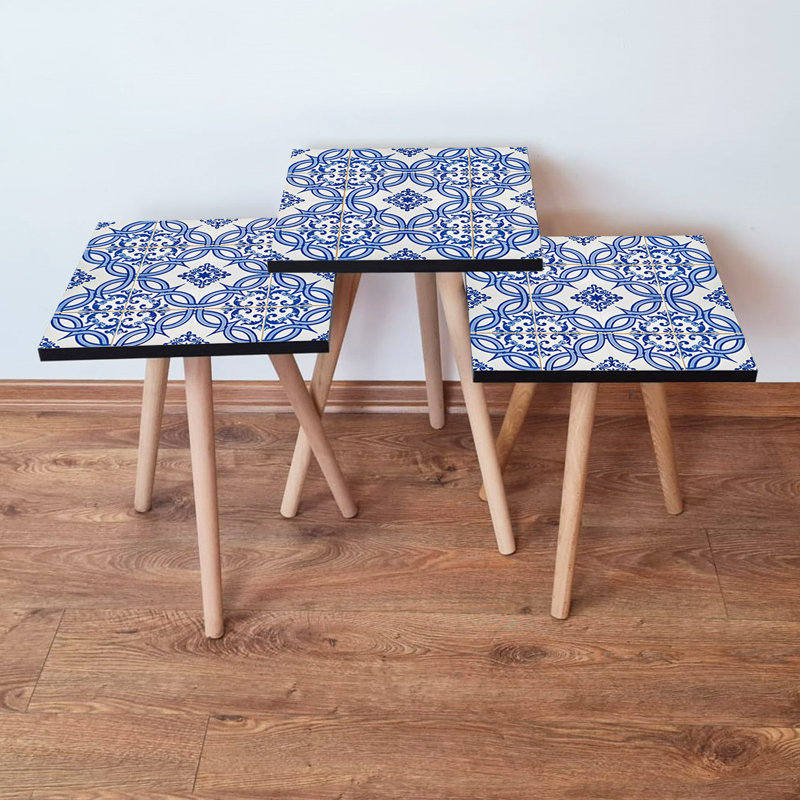 Ensemble de 3 tables gigognes élégantes, bleu marine et blanc, 13,8 po x 20,5 po x 13,8 po | 100% panneau de fibres à densité moyenne avec pieds en bois de hêtre, épaisseur: 0,7 po | Conception géométrique orientale, parfaite pour le salon et la décoration moderne