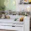 Lit de jour simple en bois blanc antique avec tablettes de rangement multicouches et bureau-1729204932