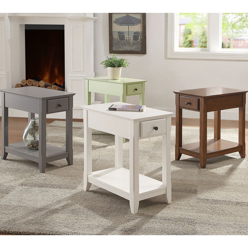 Table d'appoint grise avec tablette inférieure ouverte et pieds rectangulaires avec rangement