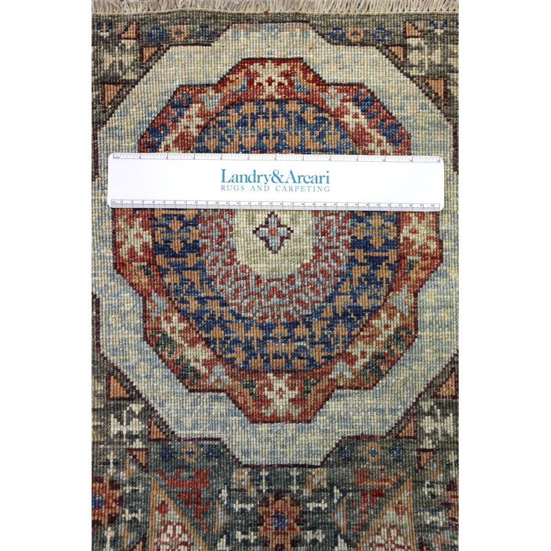Tapis unique nouvel âge 2 pi x 4 pi 11 po en vert / olive / rouille / brun Mamluk