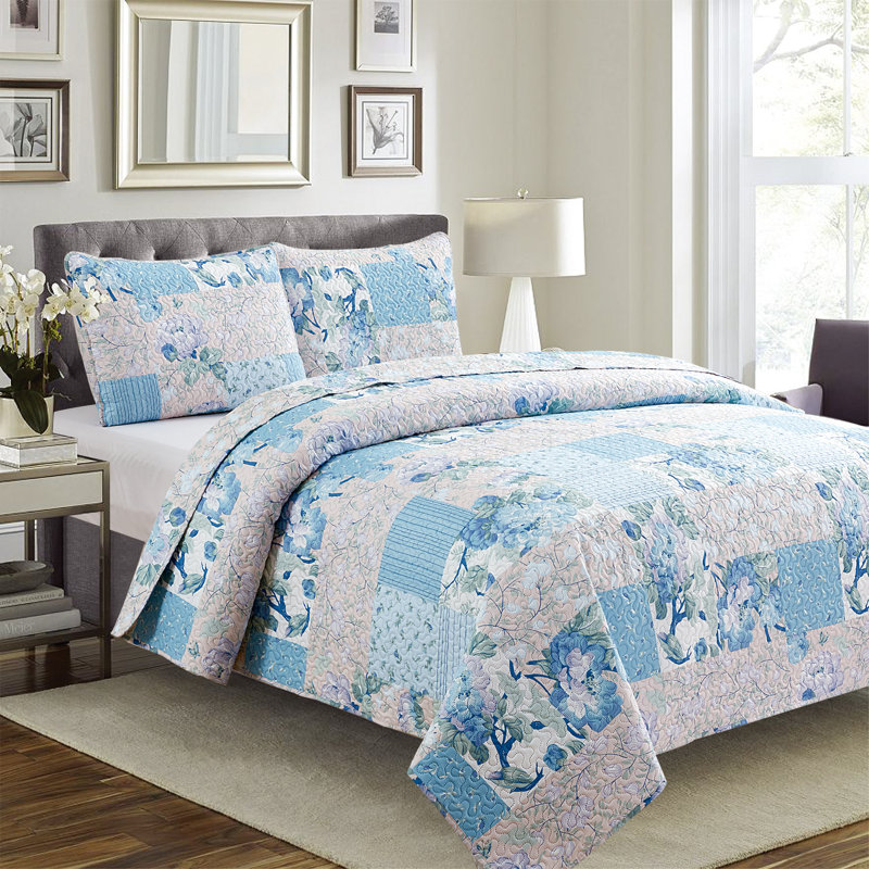 Elodie Polyester Percale Patchwork Quilt, Queen Quilt + 2 Standard Shams