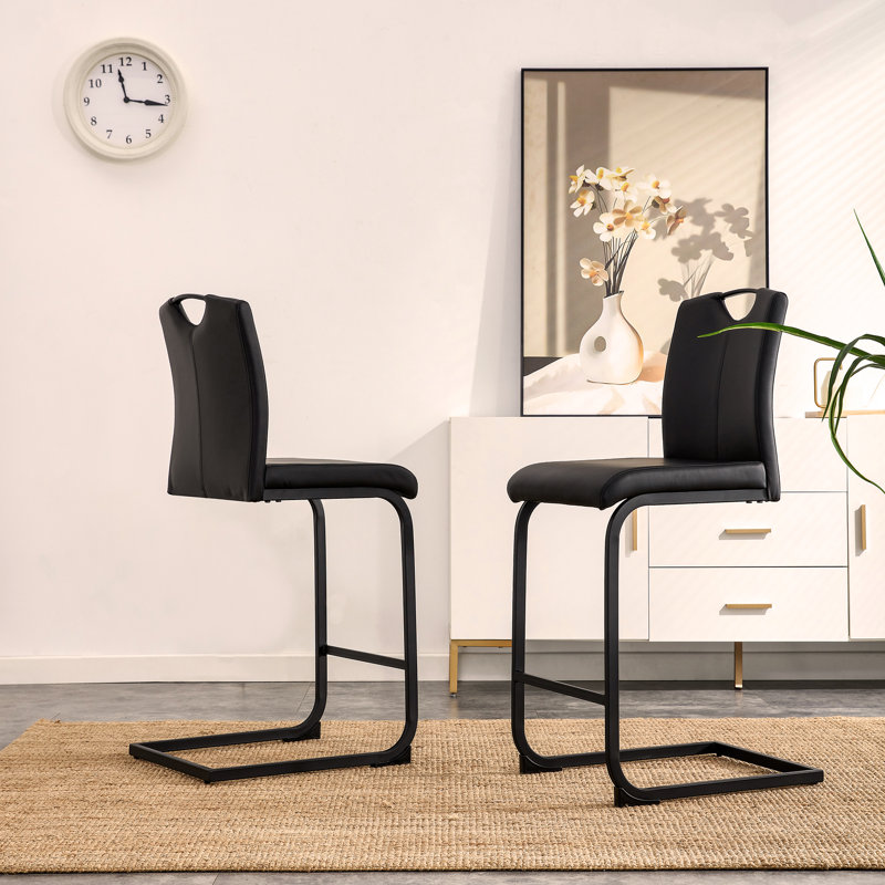 Ensemble de 2 chaises noires en polyuréthane