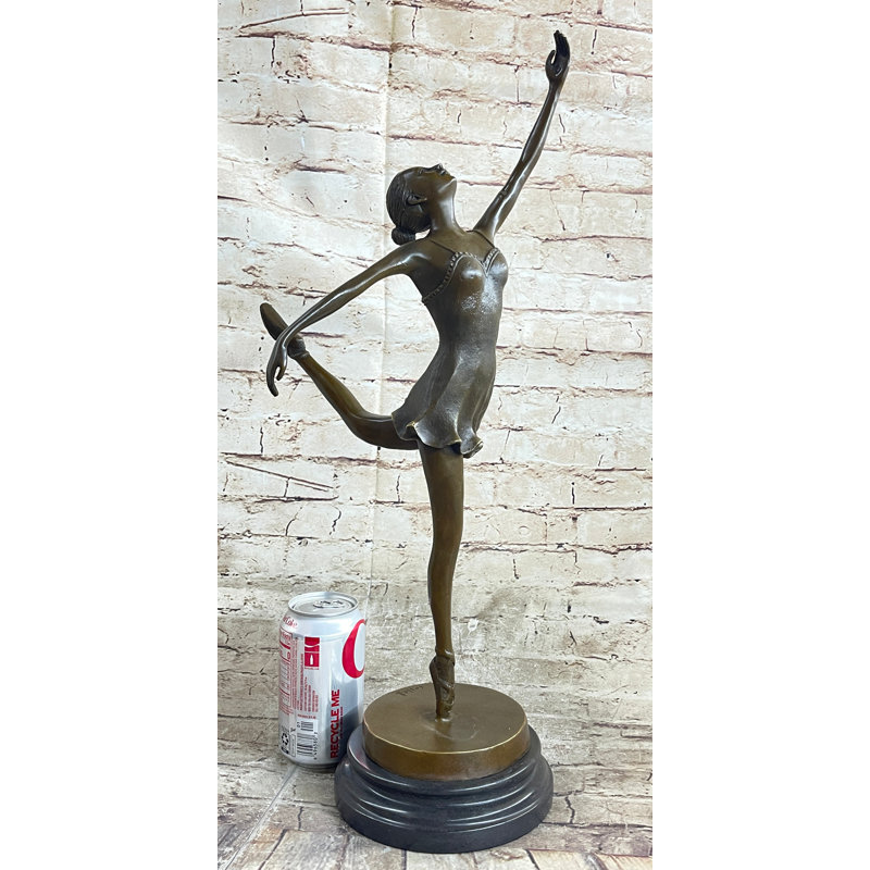 Figurines et sculptures nazaniennes