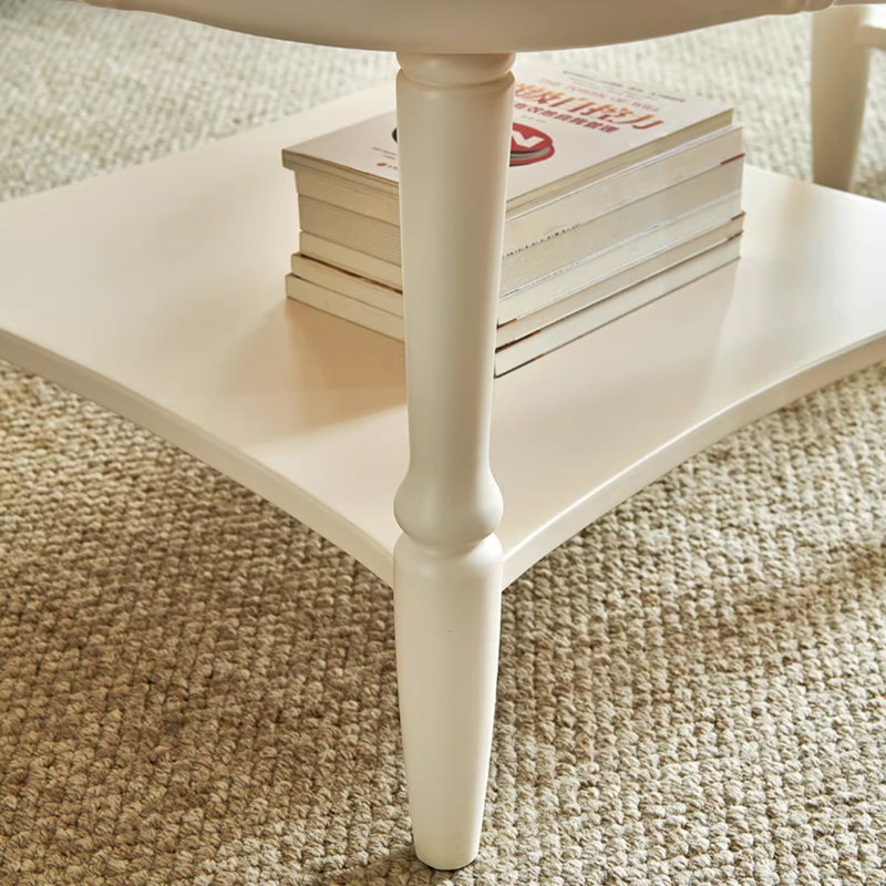 Ensemble de tables basses en noyer massif