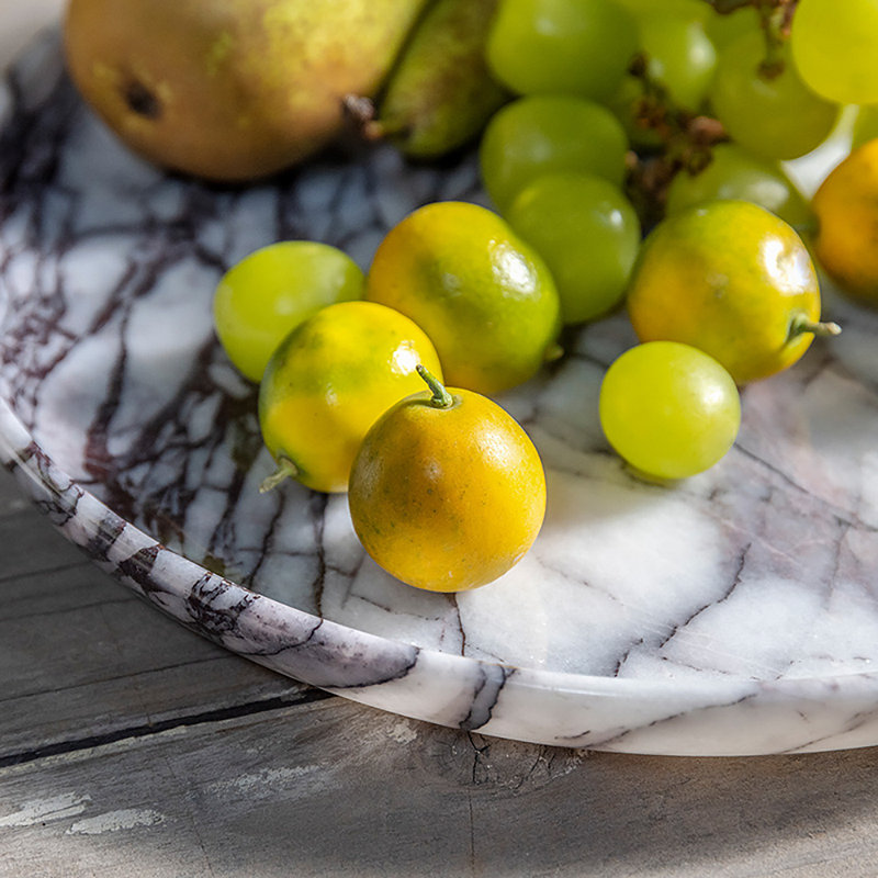 Assiette de nourriture lilas