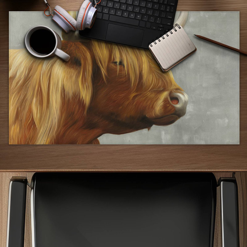 Beautiful higland cattle - 14.00"x24.25" Desk mat