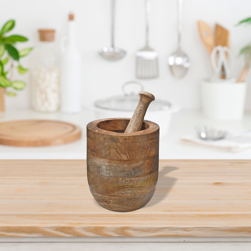 Mortier et pilon en bois de manguier 5,5 po