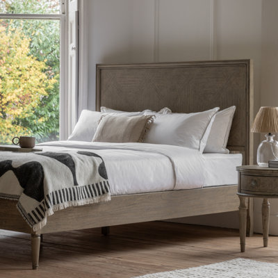 Mandie Bed