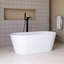 Baignoire de trempage autoportante 59 po en acrylique blanc brillant 59 po