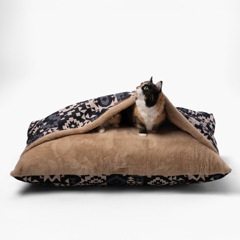Pendleton Burrow Bed, Small (34"w x 22"d x 9"h), Blue Ridge Black