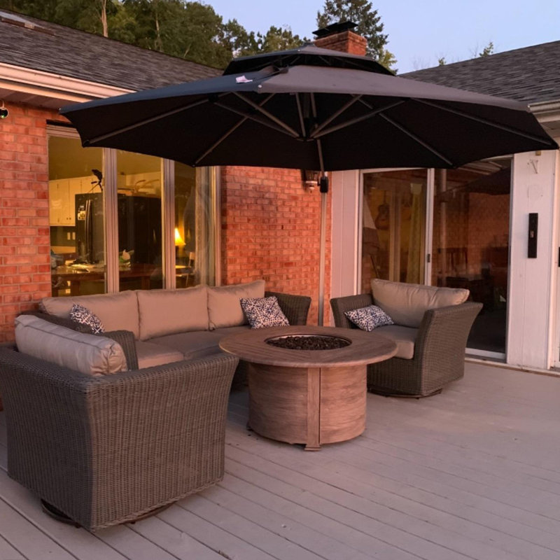 Leeven 3.65m Cantilever Parasol With Base, Black