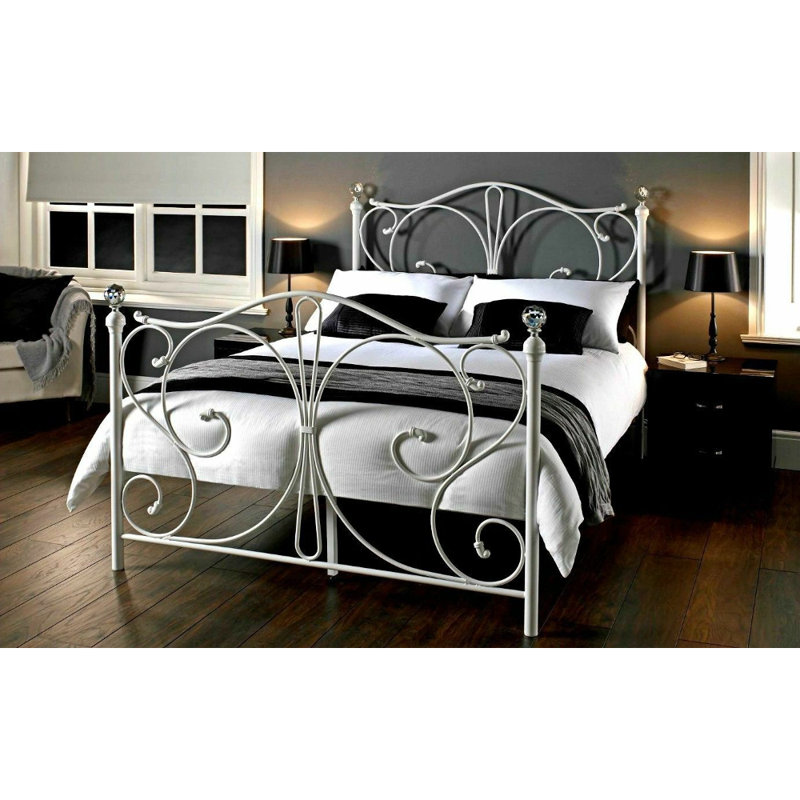 Larissa Metal Bed, White, Small (4')