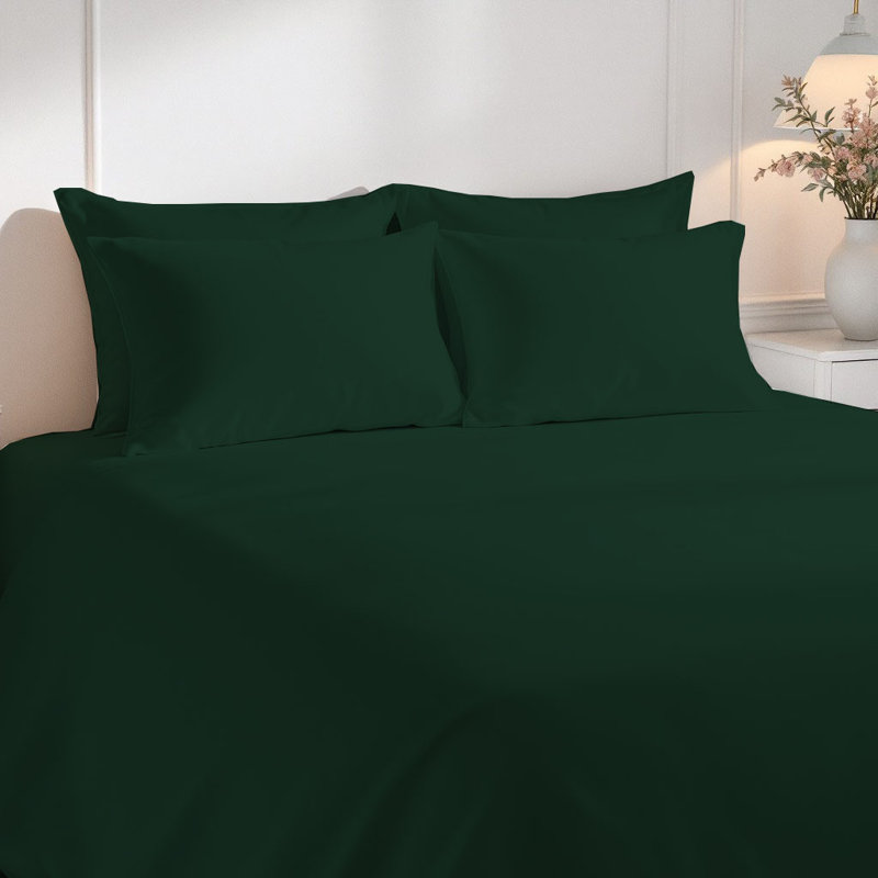 Luxurious Premium Microfiber Sheet Set, Emerald Green, Full Sheet Set with  4 Pillowcases