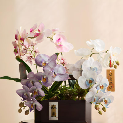 Ornements de fleurs simulées
