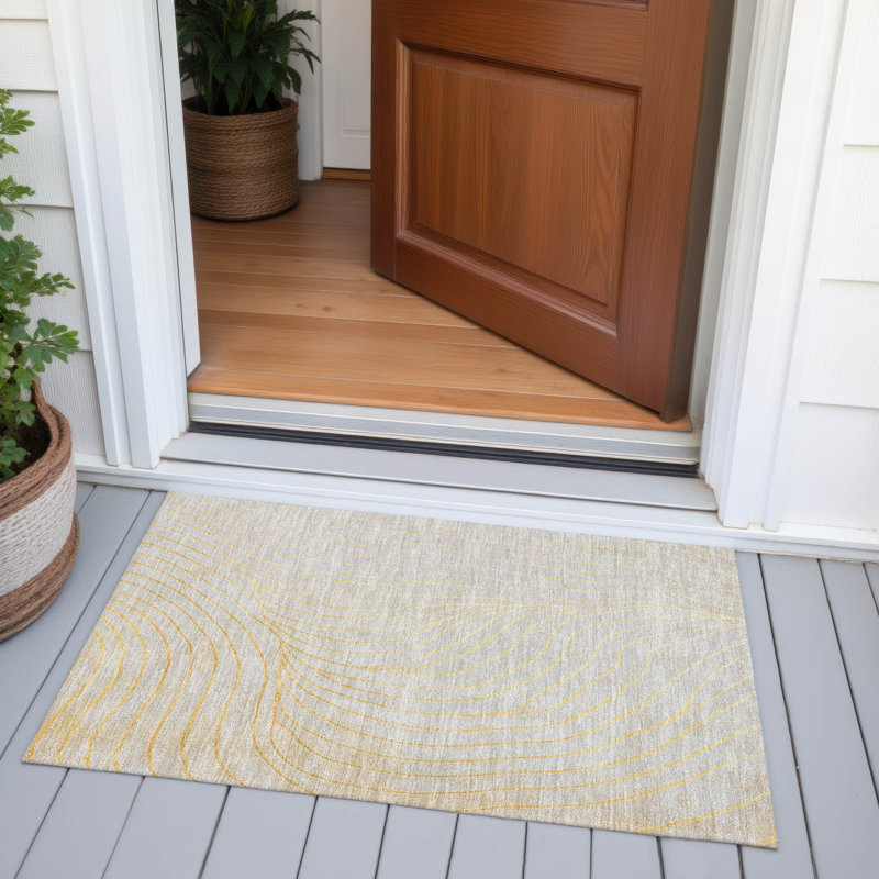 Tapis doré intérieur / extérieur lavable à la machine Xhevrie, Rectangle 1 pi 8 po x 2 pi 6 po