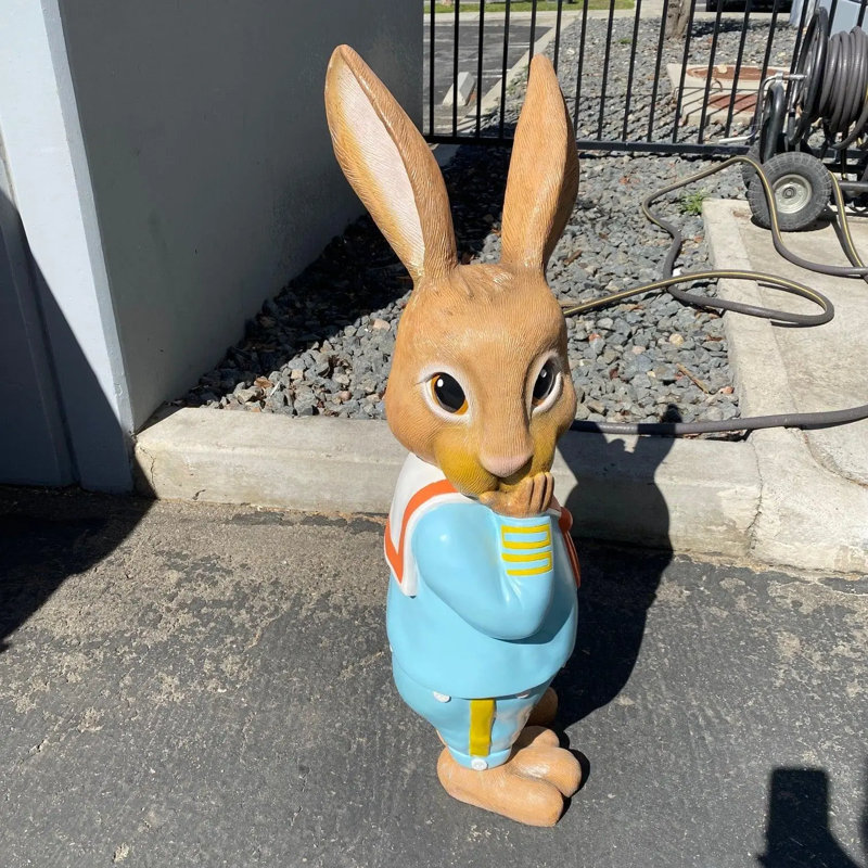 Statue de lapin surdimensionné
