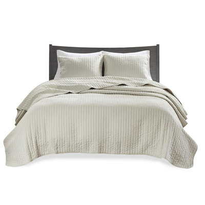 Twin/twin Xl Bedding Quilt In Cream - Microfiber With Cotton Fill, Reversible, Hygiene-maintaining , Machine Washable Fabric, Filled,