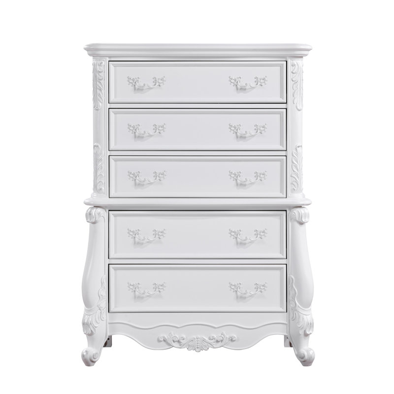 Commode polyvalente en bois franc avec une finition élégante et une grande capacité de rangement