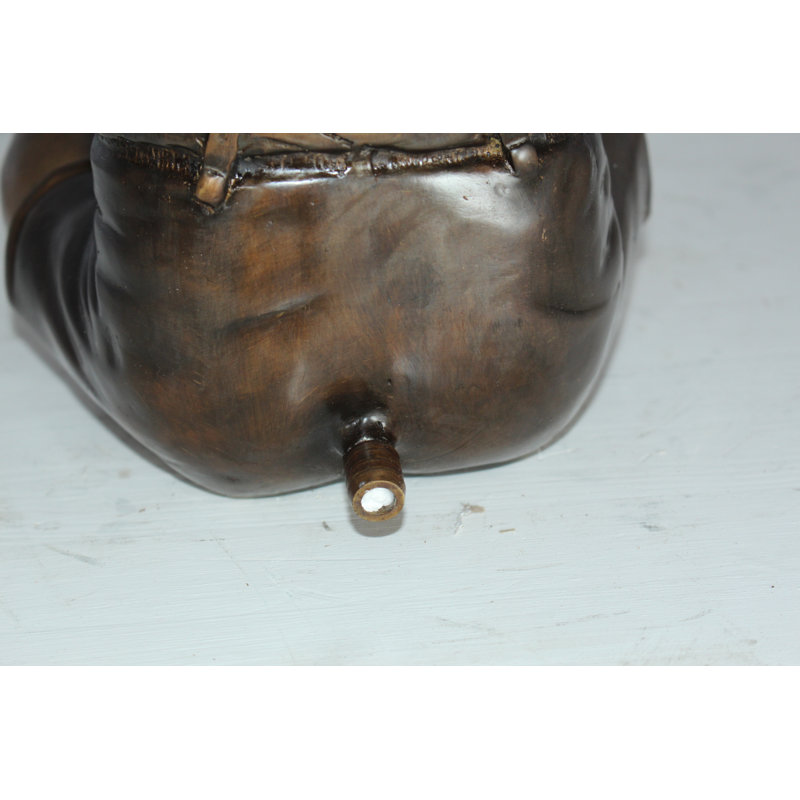 Statue garçon avec fontaine en bronze - Taille: L 7 po x l 11 po x H 14 po.