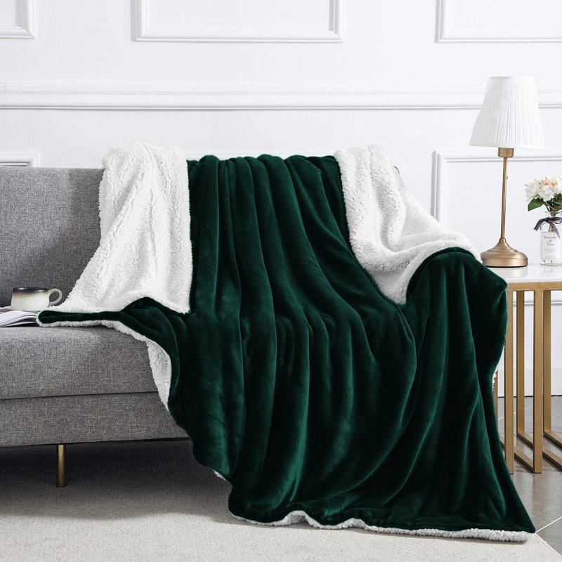 Aspire Homeware Deluxe Hotel Collection Ultra-Soft Sherpa Fleece Throw Blanket for Plush & Cozy Comfort, Emerald
