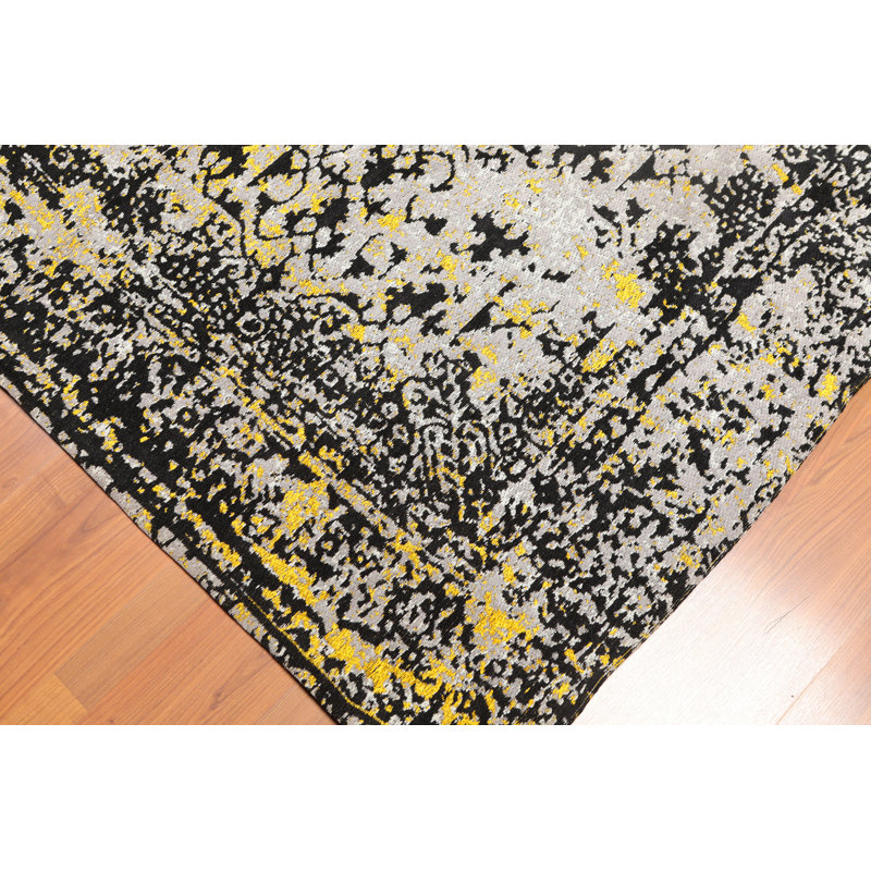 Hilderbrand Hand Hooked Oriental Indoor Rug